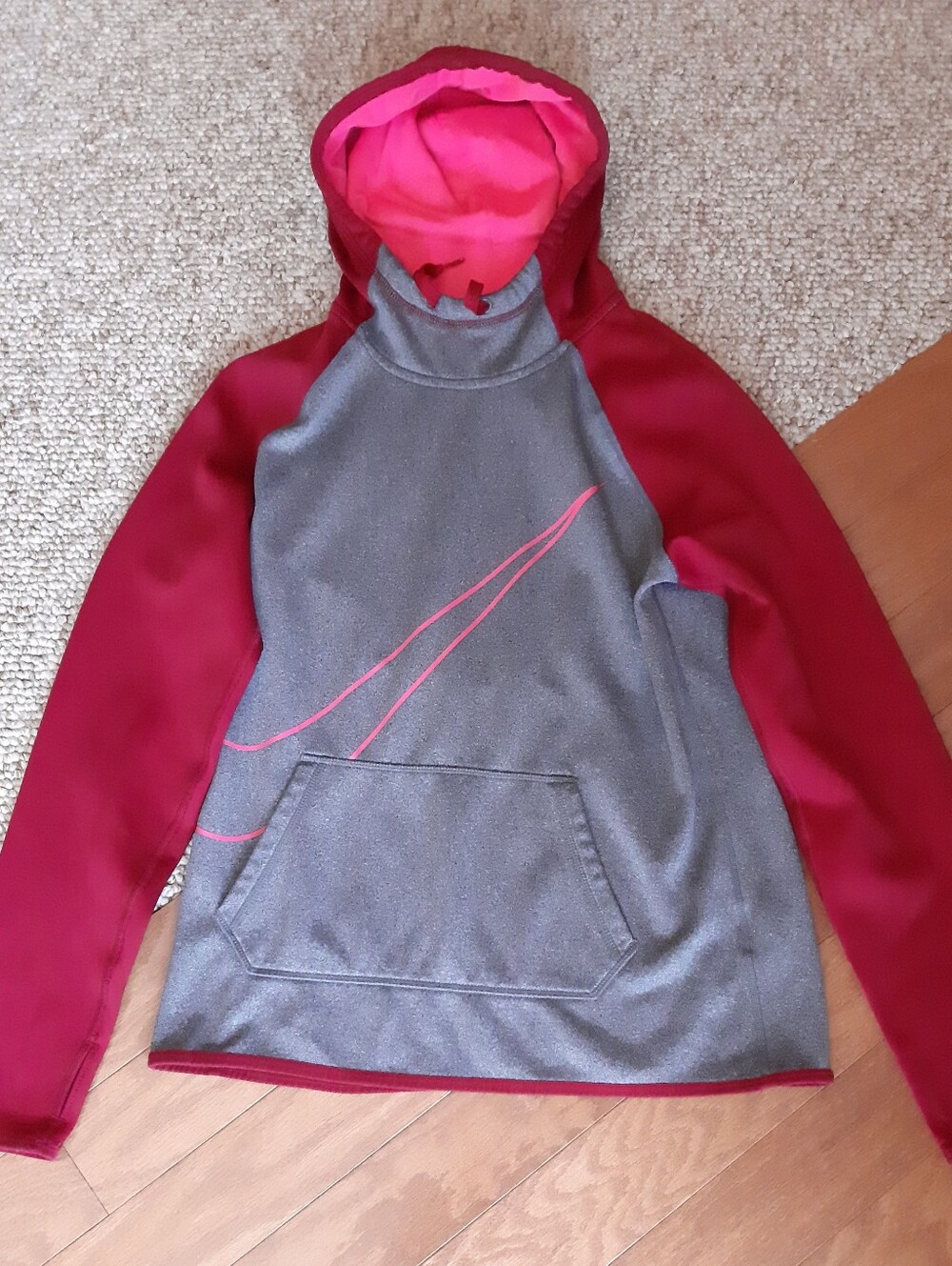 Nike Dri Fit Hoodie size Small